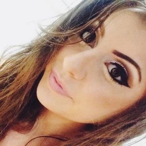 Meet your Posher, Lara